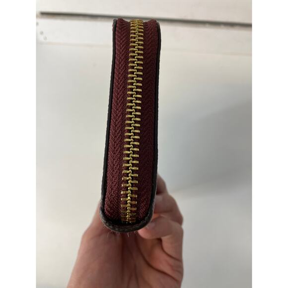 COACH 54007 LARGE WINE CROSSGRAIN LEATHER WALLET - Picture 4 of 16